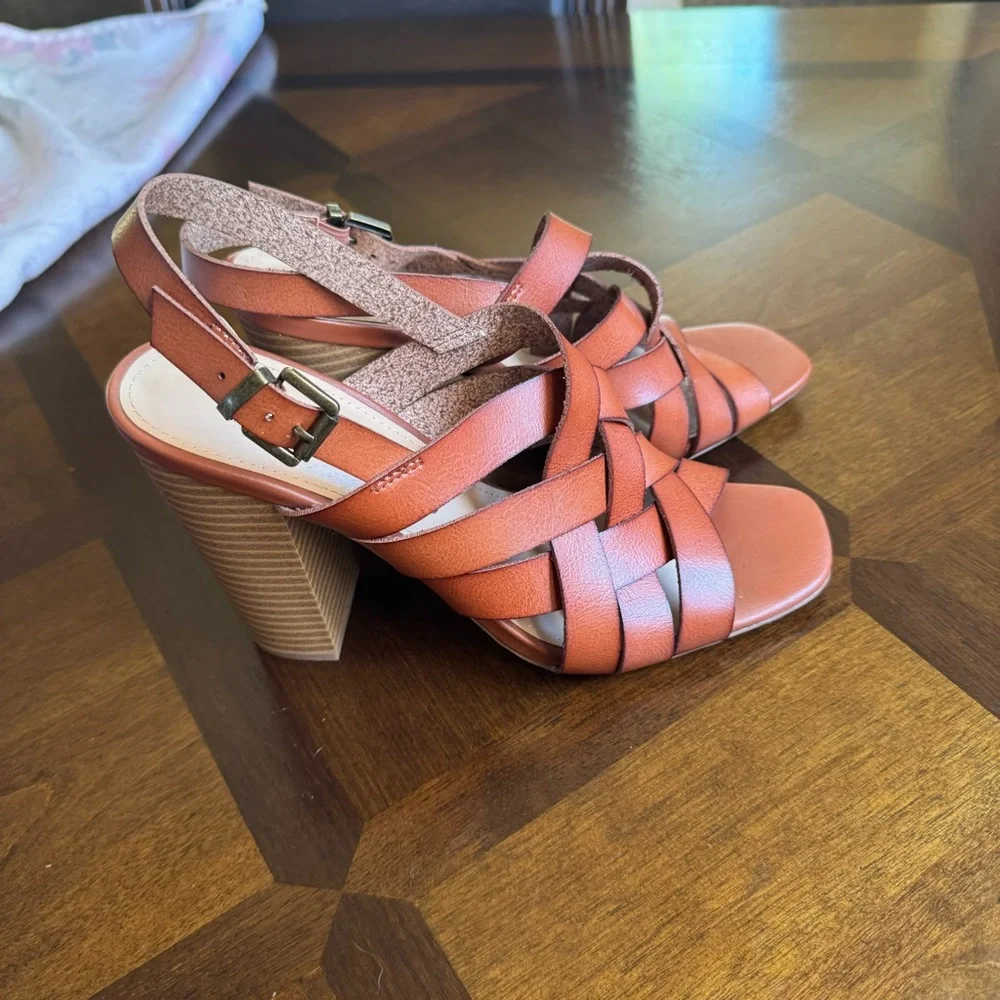JustFab high heels sandals NWOB